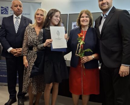 Wręczenie stypendiów Fundacji im.&nbsp;Jerzego Szmajdzińskiego