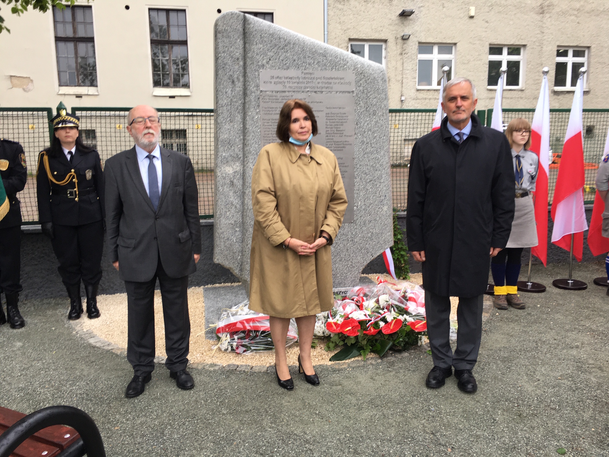 Pomnik upamiętniający ofiary katastrofy Tu-154 w Wałbrzychu