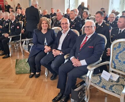 Uroczysty apel z okazji Dnia Strażaka w Legnicy